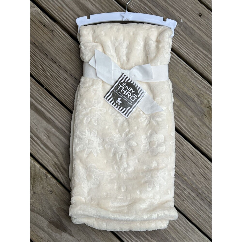 Baby Thro Ivory Egret Dixie Daisy Embossed Floral Blanket Soft Fleece Girls New